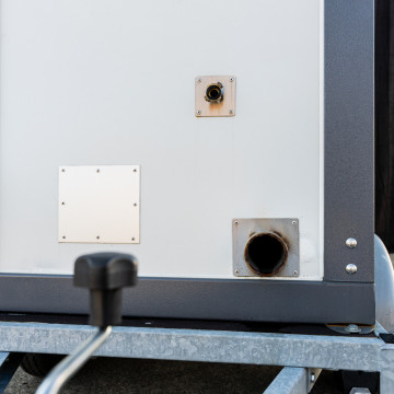 Spoeltoilet op aanhangwagen - aansluitingen