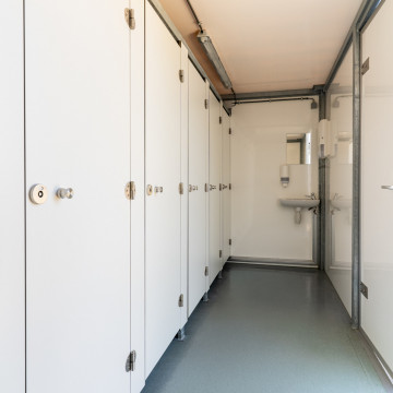 Toiletcontainer 1 ingang standaard - 5 zittoiletten